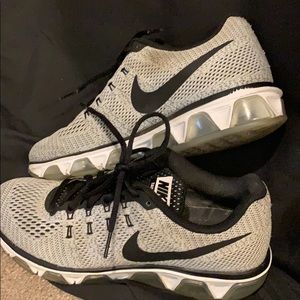 Nike Women's Tailwind 8